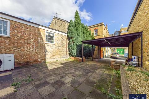 14 The Avenue, London, W13 8PH