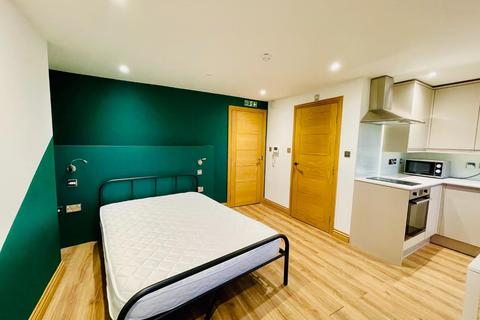 Studio to rent, The Avenue, West Ealing W13