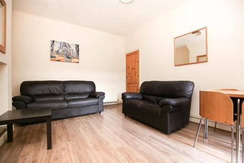 2 bedroom flat to rent, Bolingbroke Street, Newcastle Upon Tyne NE6