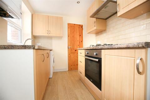 2 bedroom flat to rent, Bolingbroke Street, Newcastle Upon Tyne NE6