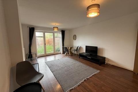 3 bedroom terraced house to rent, Rickard Close, Hendon, London