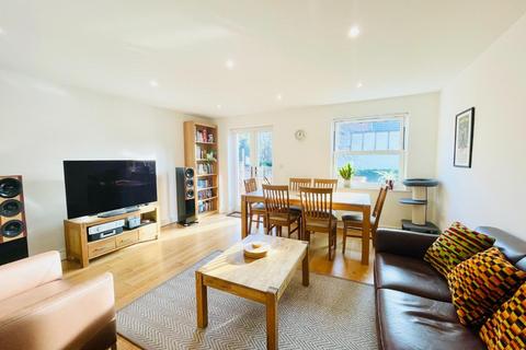 2 bedroom apartment for sale, Sutherland Road, West Ealing W13