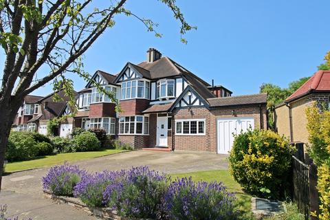 44 Greenways, Beckenham, BR3 3NQ