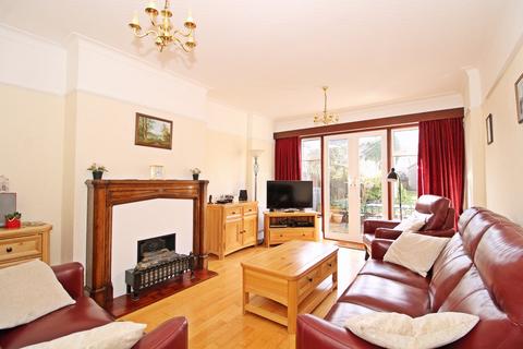 44 Greenways, Beckenham, BR3 3NQ
