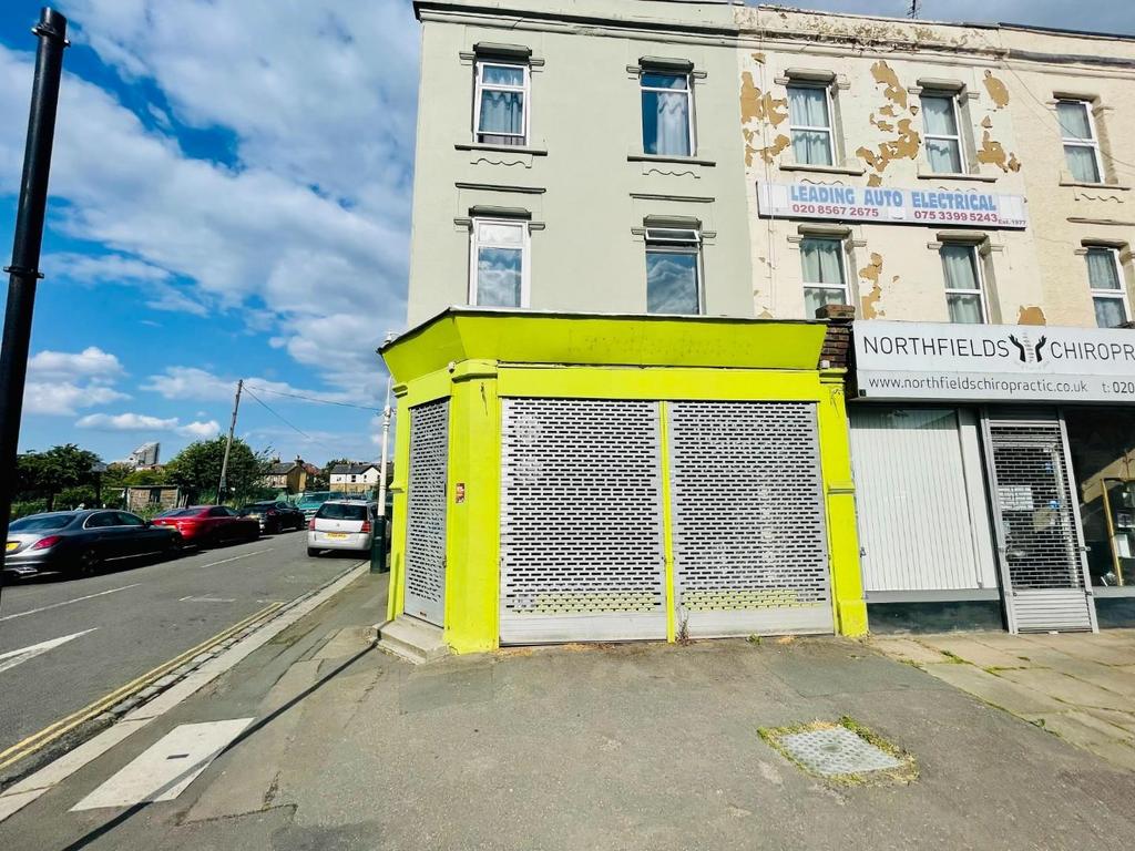 Northfield Avenue, West Ealing W13 Property to rent £1,800 pcm (£415 pw)