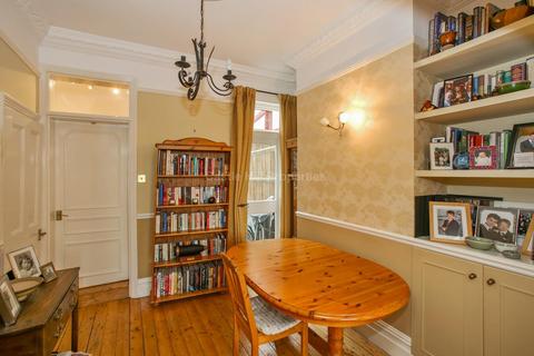 51 Milton Road, London, W7 1LQ