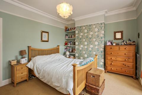 51 Milton Road, London, W7 1LQ