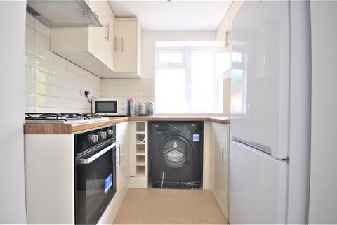 1 bedroom in a house share to rent, Hatfield Road, Watford WD24