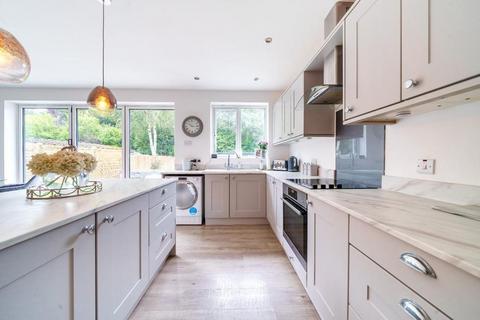 16 Ascot Road, Broadstone, BH18 9EZ