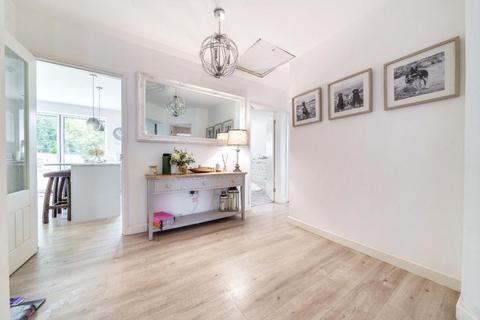 16 Ascot Road, Broadstone, BH18 9EZ