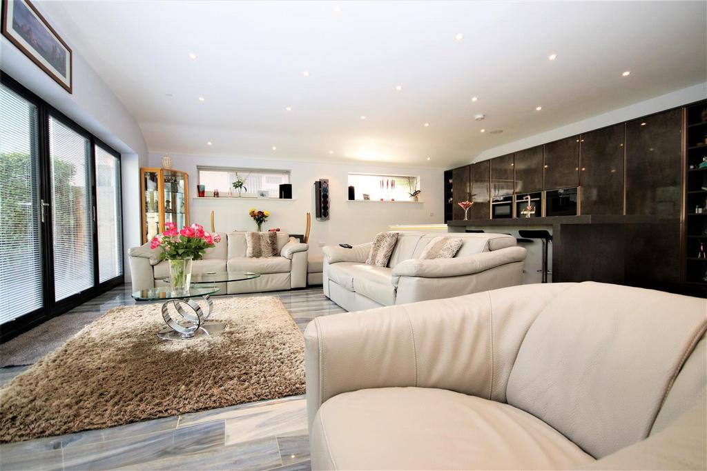 Rushall Lane, Lytchett Matravers, Poole 5 bed bungalow for sale £800,000