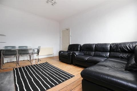 5 bedroom maisonette to rent, Bolingbroke Street, Newcastle Upon Tyne NE6