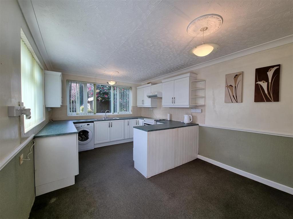 Large kitchen diner