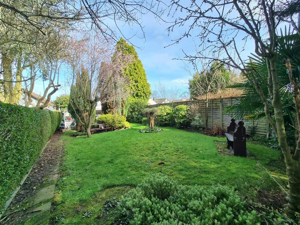 Delightful mature rear garden