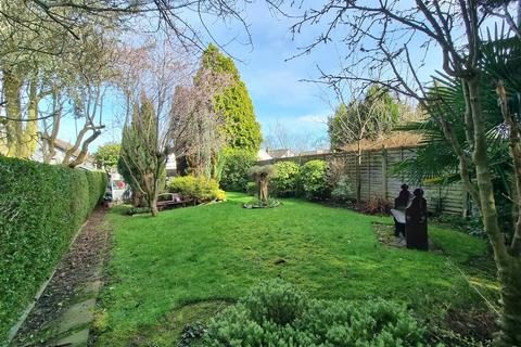 123 Maypole Lane, Birmingham, B14 4PF
