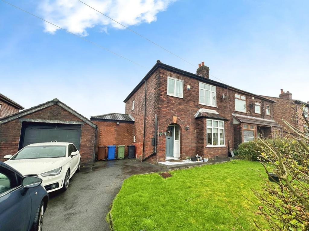 Sale Lane, Tyldesley, Manchester 3 bed semidetached house for sale £