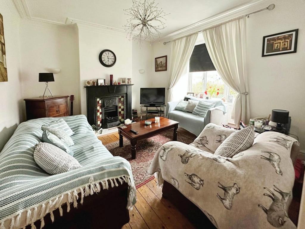 Sale Lane, Tyldesley, Manchester 3 bed semidetached house for sale £