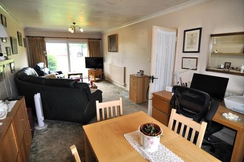3 bedroom end of terrace house for sale, The Chase, Watford WD18