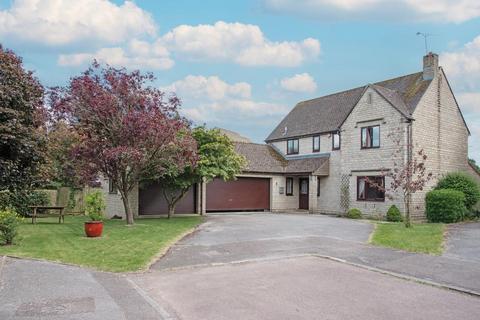 4 bedroom detached house for sale, 9 Kings Meadow, Crudwell