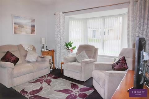 2 bedroom detached bungalow for sale - Greenside Close, Thurnscoe, Rotherham