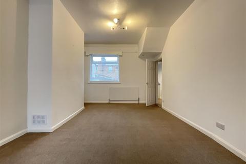 69 Hampton Road, Scarborough, YO12 5PX
