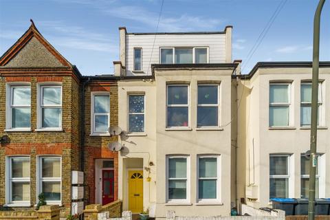 137a Boundary Road, London, SW19 2DE