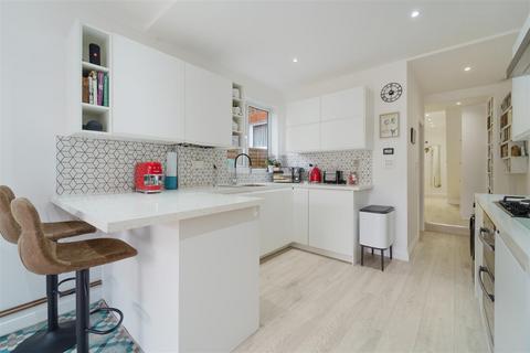 137a Boundary Road, London, SW19 2DE