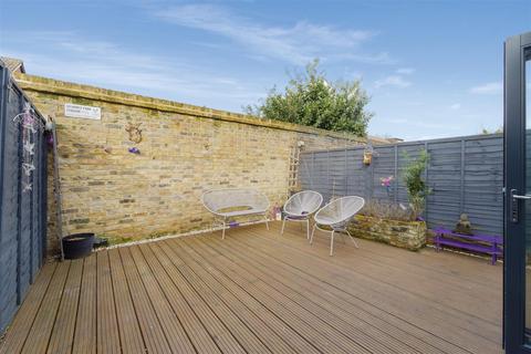 137a Boundary Road, London, SW19 2DE