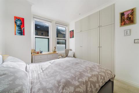 137a Boundary Road, London, SW19 2DE