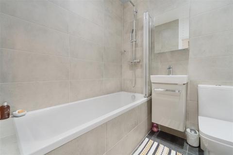 137a Boundary Road, London, SW19 2DE