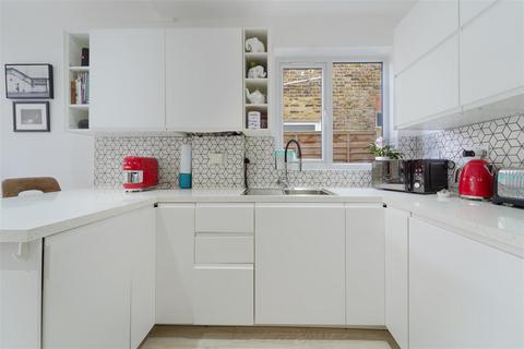 137a Boundary Road, London, SW19 2DE