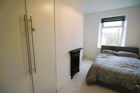 2 bedroom end of terrace house for sale - Almondbury Bank, Huddersfield HD5