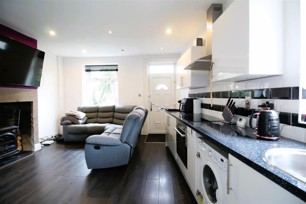 Open Plan Lounge Kitchen