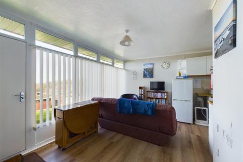 2 bedroom chalet for sale, Overstrand Road, Cromer