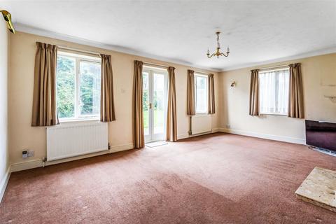 1 April Close, Ashtead, KT21 1RE