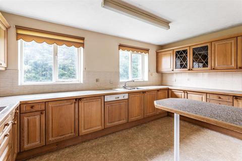 1 April Close, Ashtead, KT21 1RE