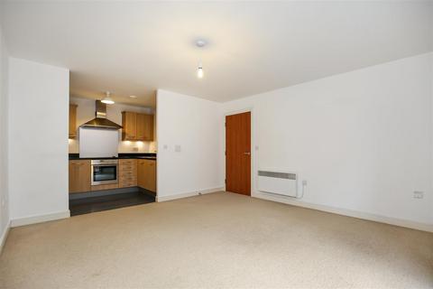 2 bedroom apartment to rent, Cameronian Square, Gateshead NE8