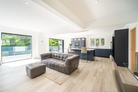 1 Baskervyle Close, Wirral, CH60 8QL