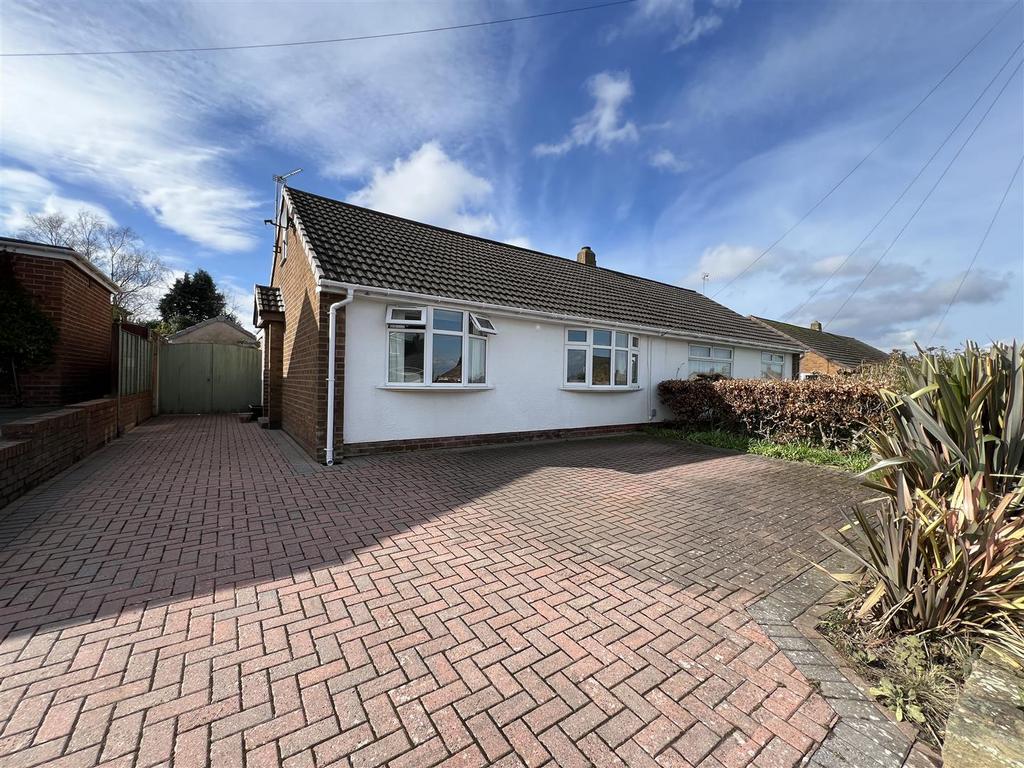 Nelson Drive, Pensby, Wirral 3 bed semidetached bungalow for sale £