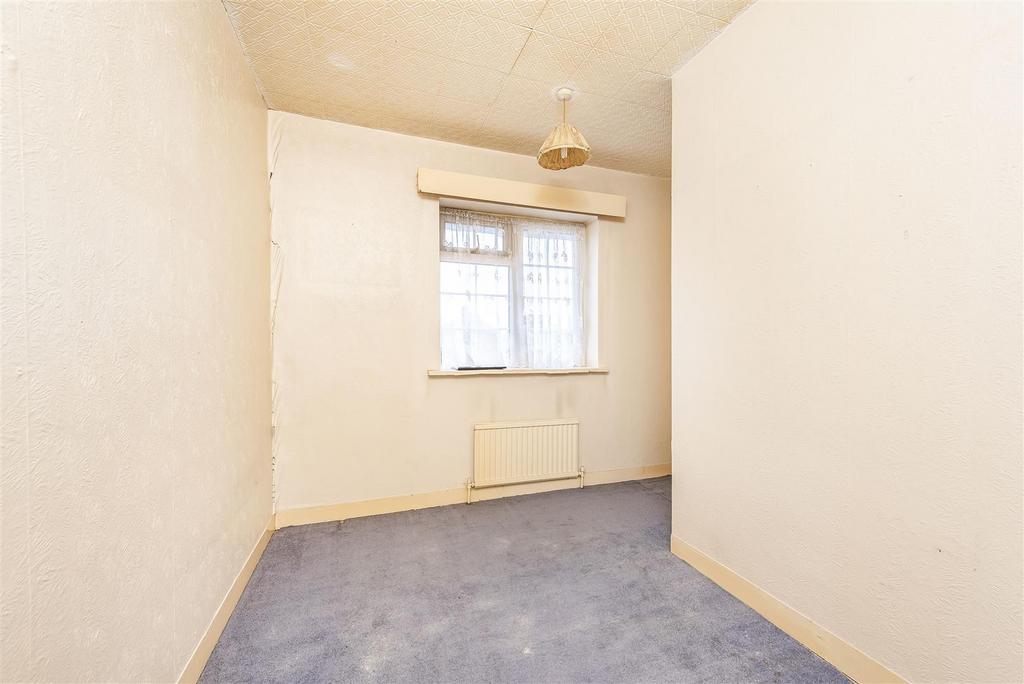 3 Dedworth Drive2.jpg