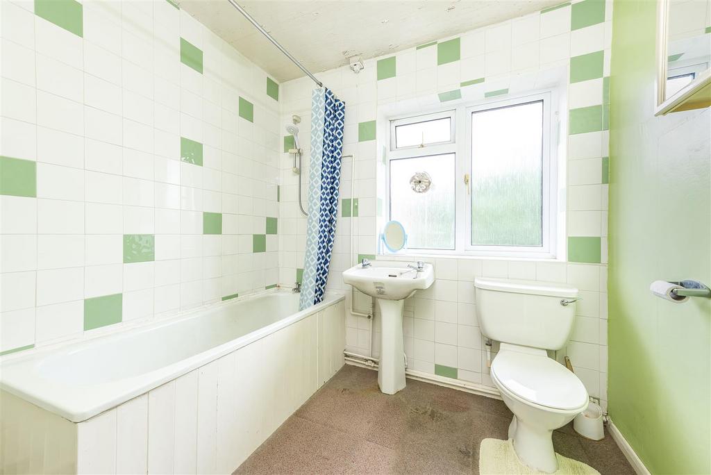 3 Dedworth Drive5.jpg