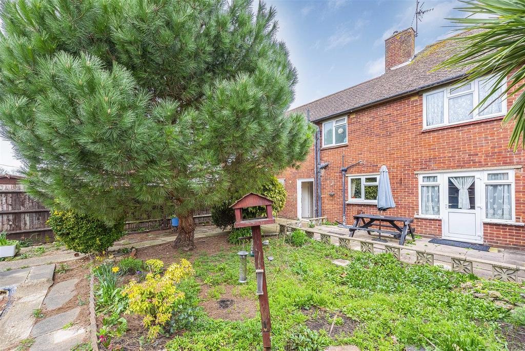 3 Dedworth Drive11.jpg
