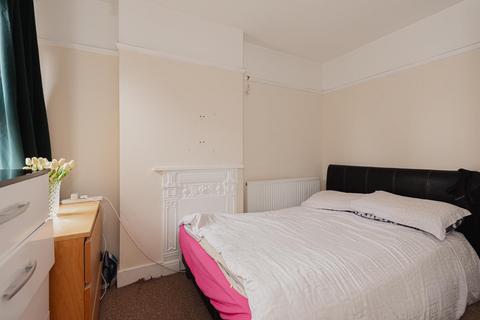 6 Miles Road, Epsom, KT19 9AD