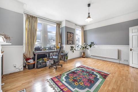 2 bedroom flat for sale, Pattenden Road, London, SE6 4NQ