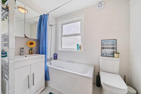 Flat 2, 18 Pattenden Road, Catford, London, SE6 4NQ