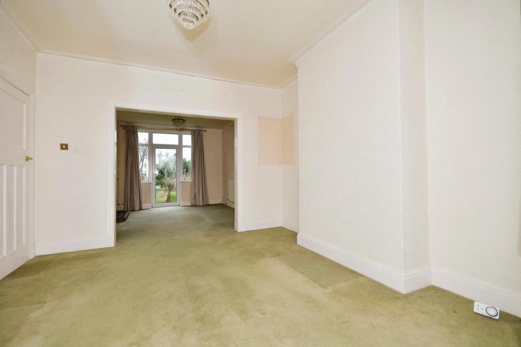 Living/dining room