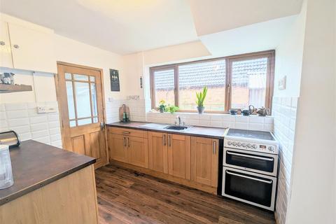 3 bedroom end of terrace house for sale, South Street, Normanton-On-Trent, Newark