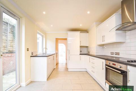 31 Baronsmere Road, London, N2 9QD