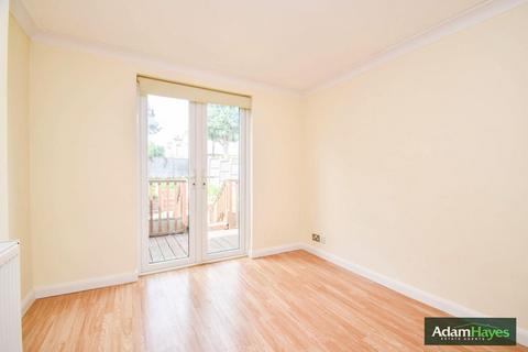31 Baronsmere Road, London, N2 9QD