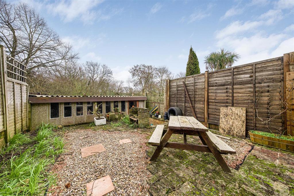 Lincoln Avenue, Twickenham 3 bed terraced house for sale £550,000